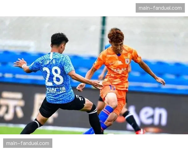 门兴主帅确认：本场将变阵三中卫，旨在加强边路防守宽度