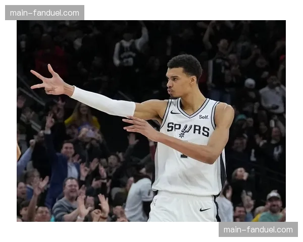 马刺主场力克国王锁定附加赛席位，文班亚马40分20篮板创生涯新高